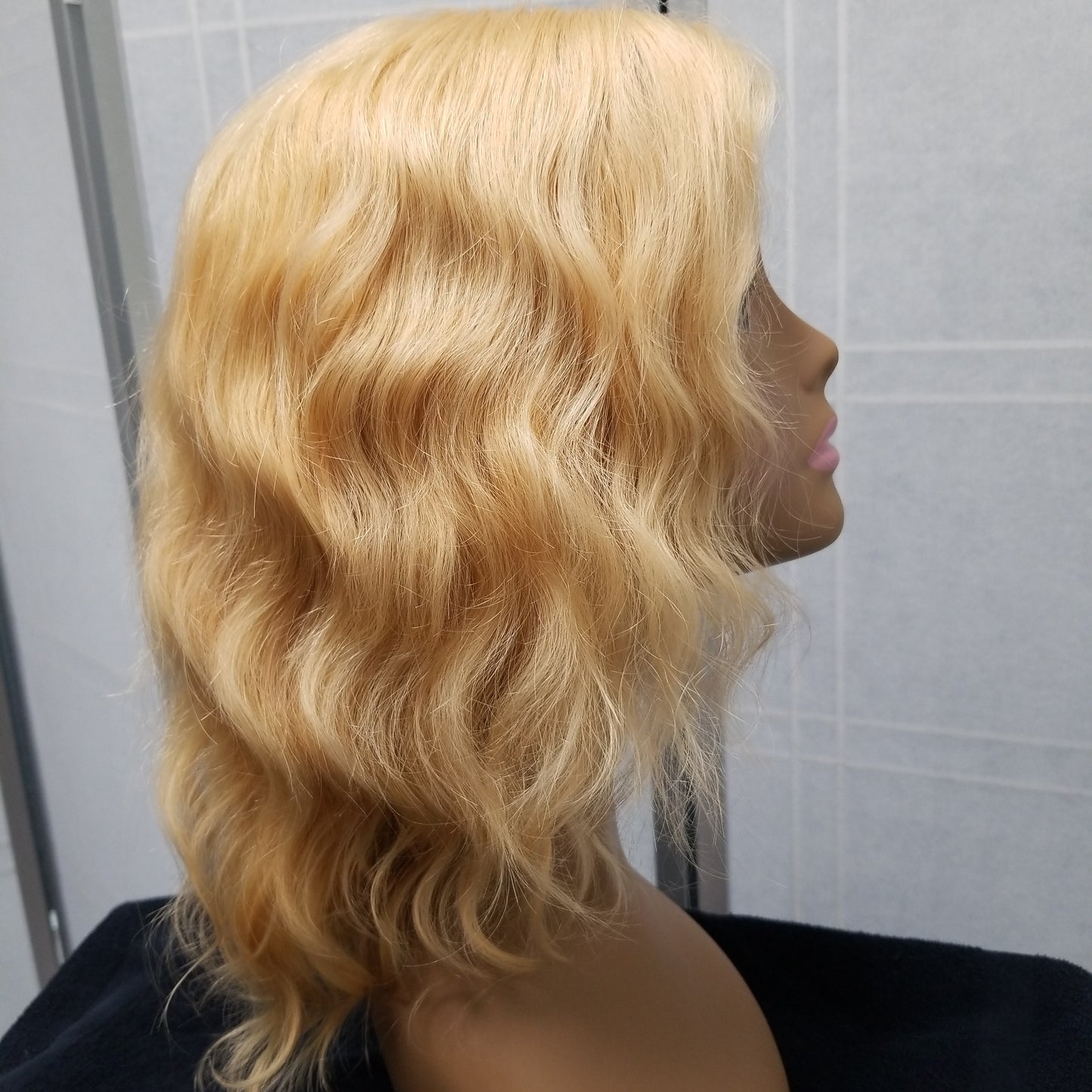 Standard DD Wavy Closure Wig 10" Platinum Blonde #613 - SL007